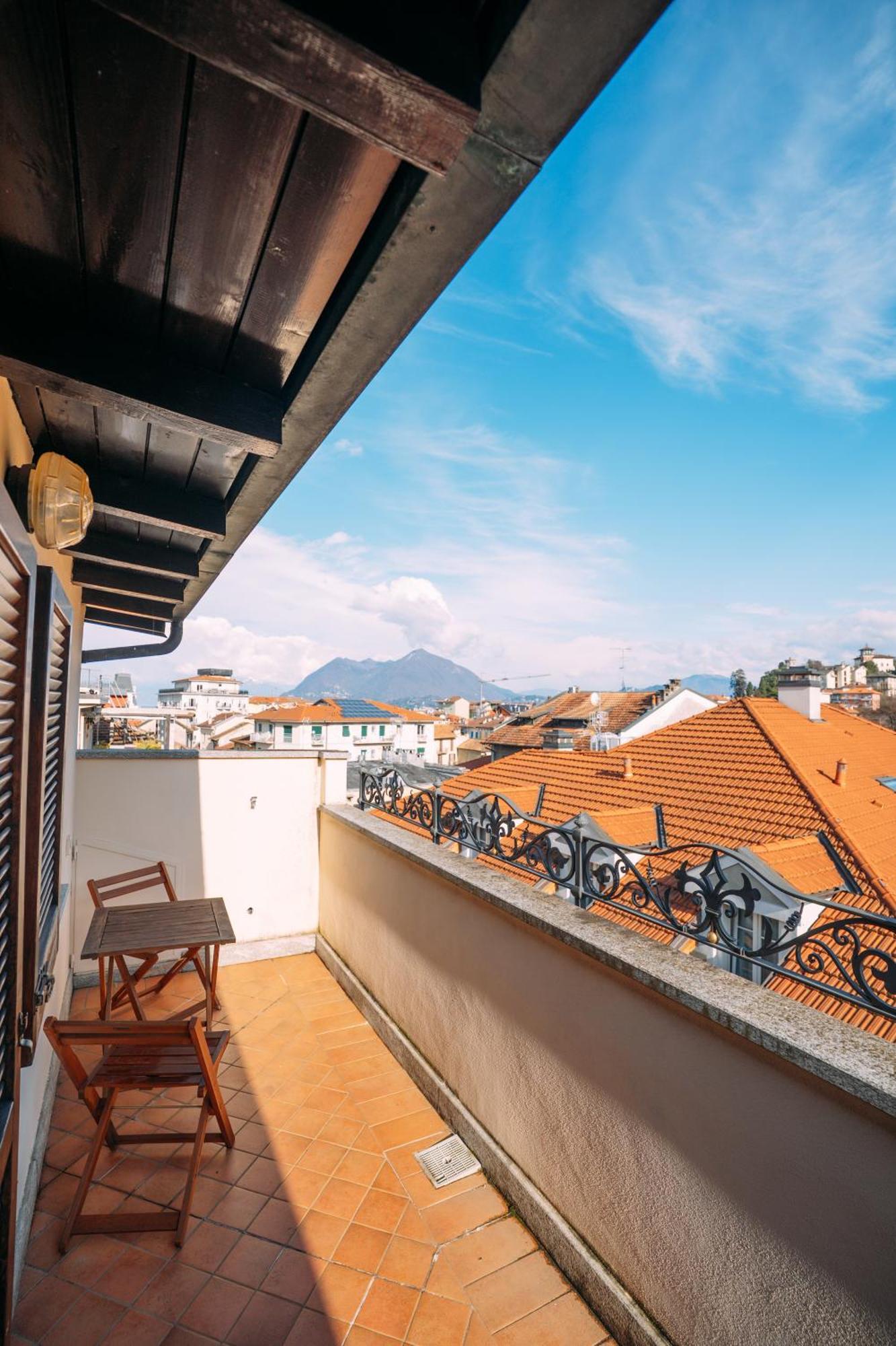 Suite Romantic Vista Lago Stresa Exterior foto