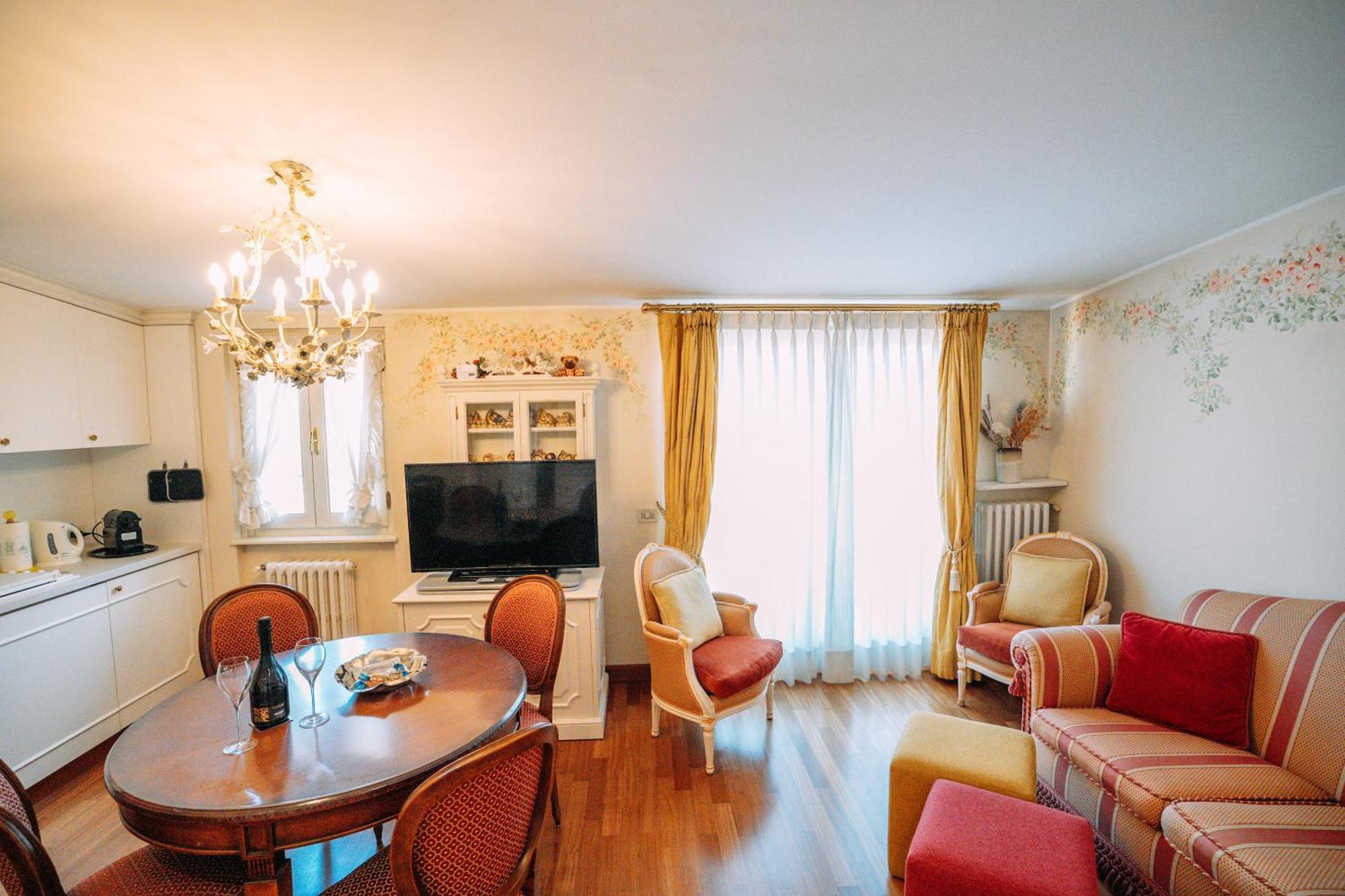 Suite Romantic Vista Lago Stresa Exterior foto