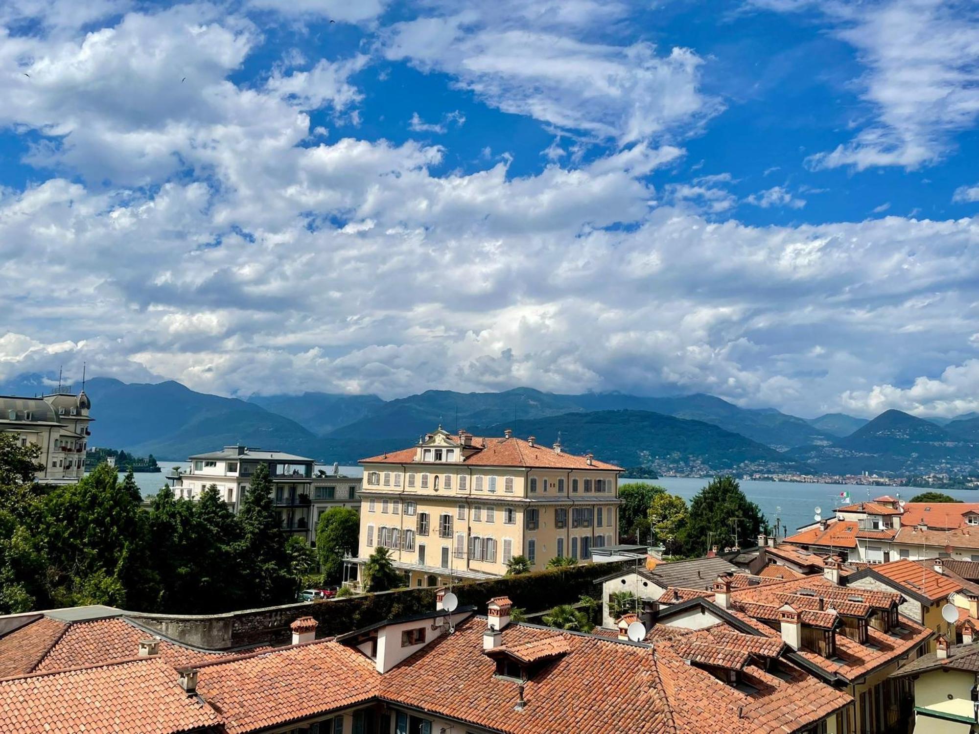 Suite Romantic Vista Lago Stresa Exterior foto